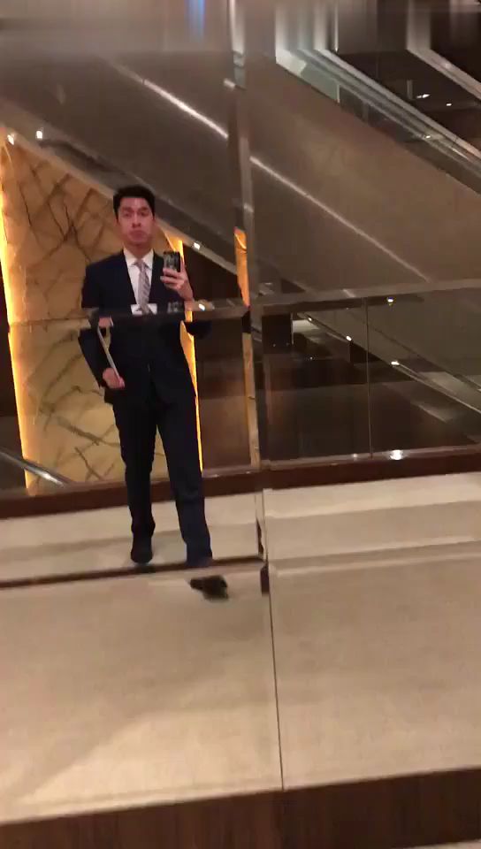 正裝帥哥背後騷到不行（免費）